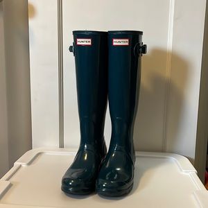 Hunter Women’s Original Tall Gloss Rain Boots